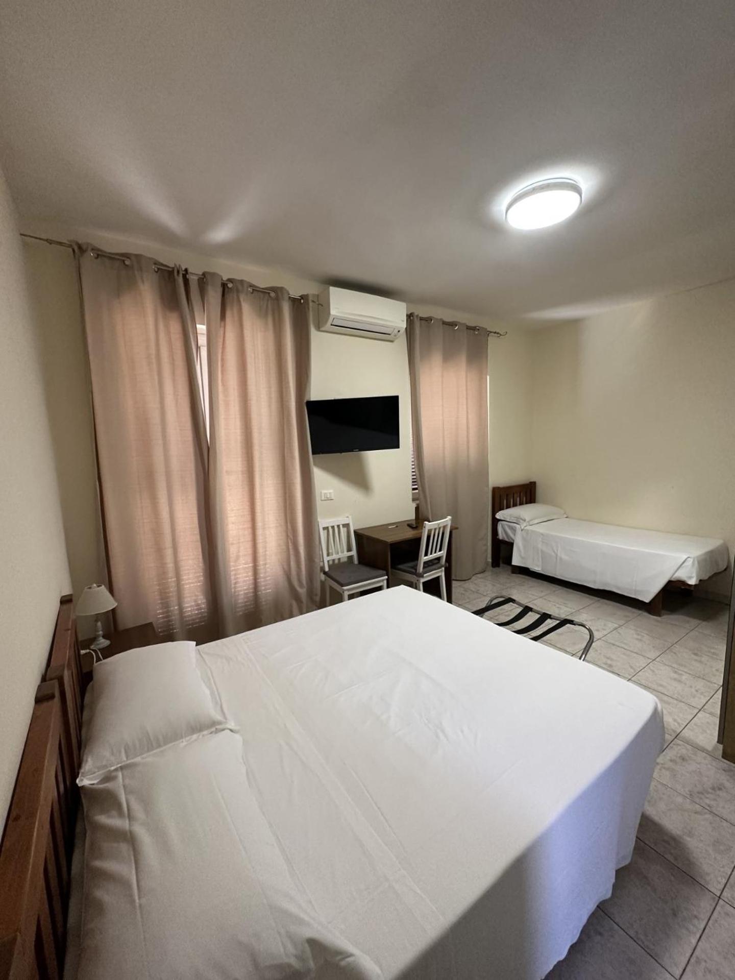 Hotel Le Rose 티볼리 테르메 외부 사진